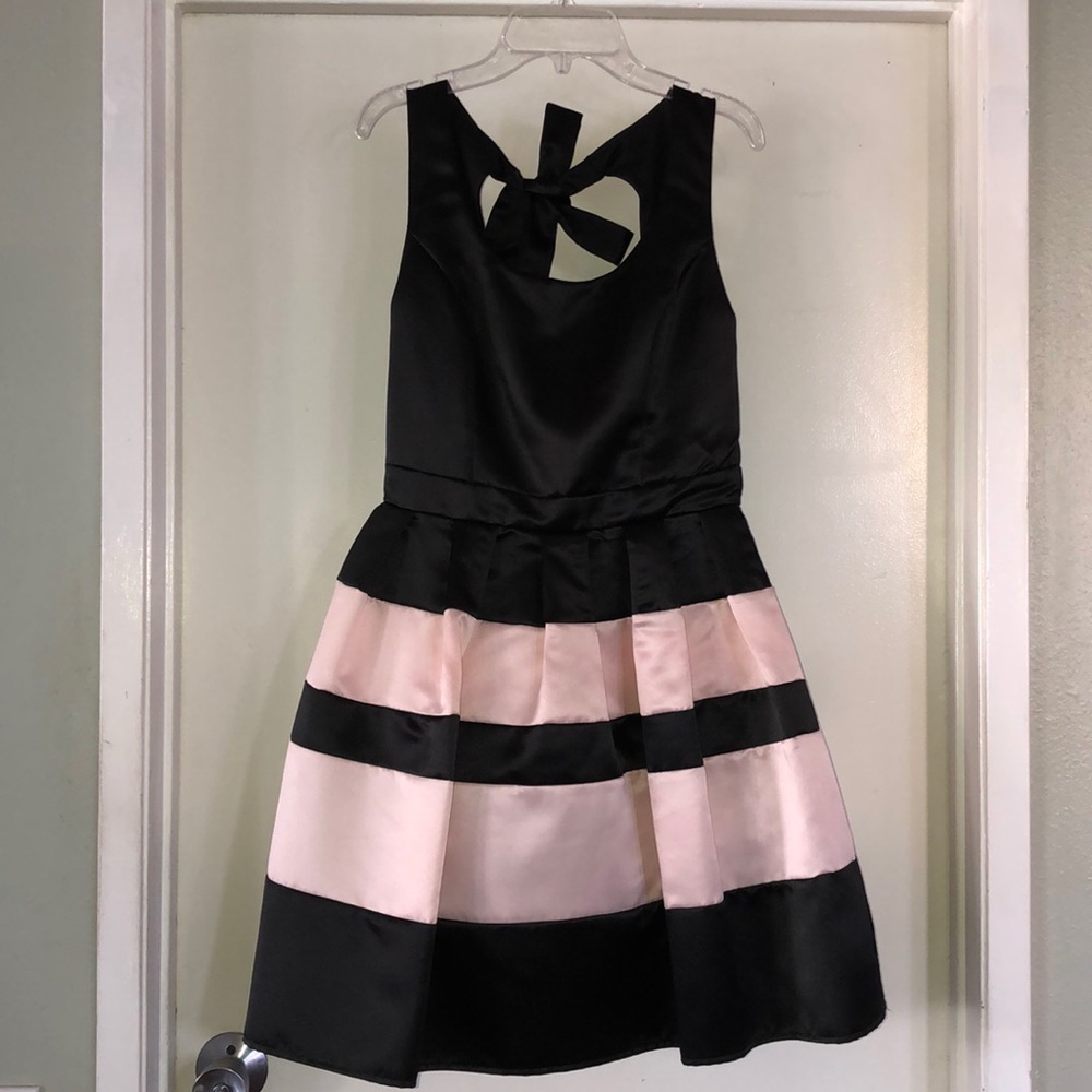 Windsor Pink/Black Dress, Size 7/8!